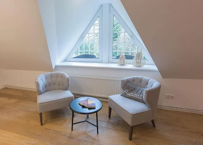 Reethuus 6, Vermittlung Nordsee Nyaraló *